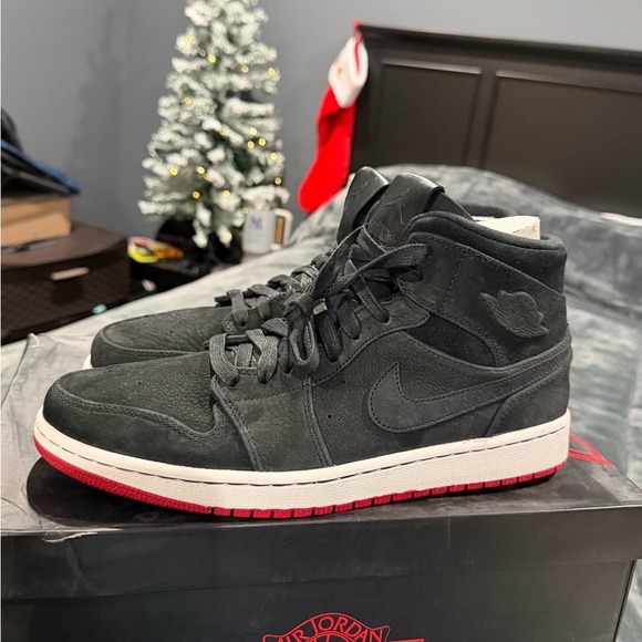 Jordan 1 Nouveau Black Red Size 10M DS - Picture 3 of 9